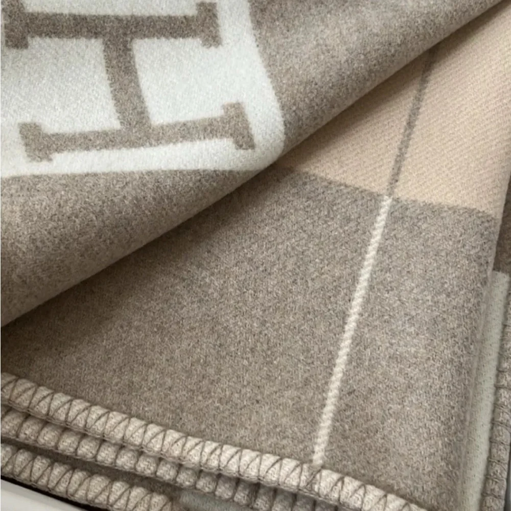 New Full set HERMÈS Wool Cashmere Coco Camomille Avalon Blanket w/ Receipt